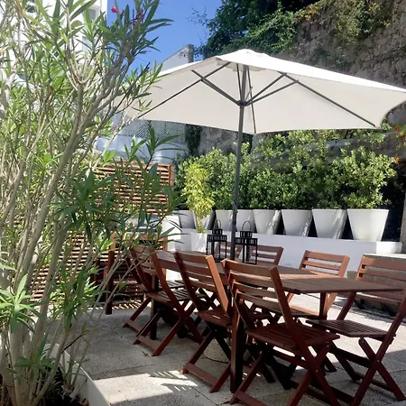 Signature 2 3* Porto